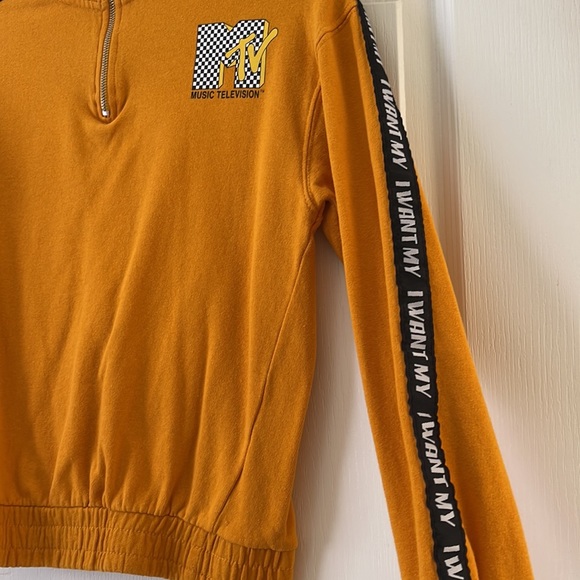 ✨SOLD✨MTV Pullover Sweatshirt 1/4 Zip - Picture 3 of 6